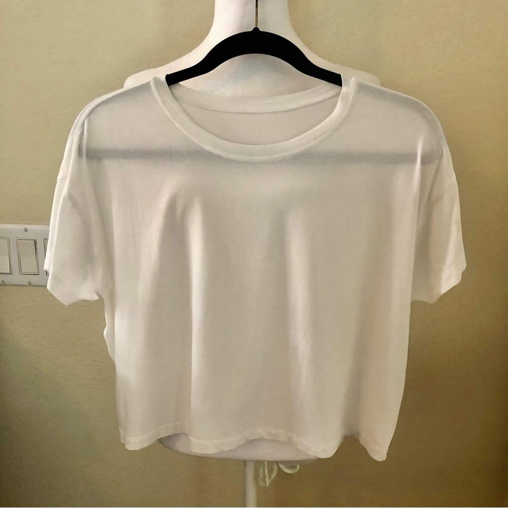 LULULEMON  White Women's Crop Tee Shirt